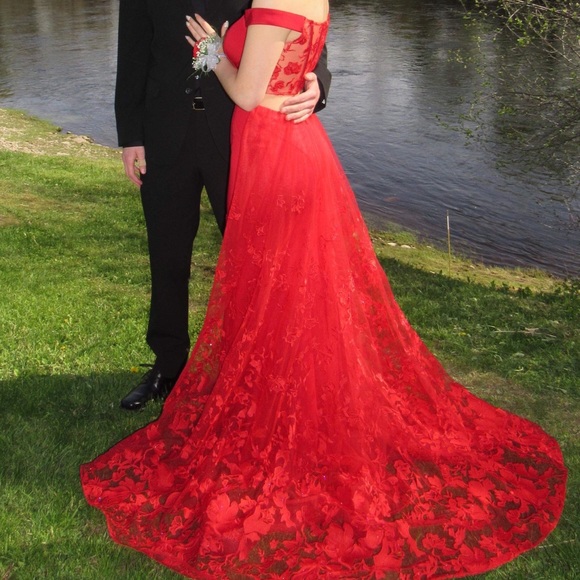 Mon Cheri Dresses & Skirts - Ellie Wilde mon Cheri size 4 prom dress